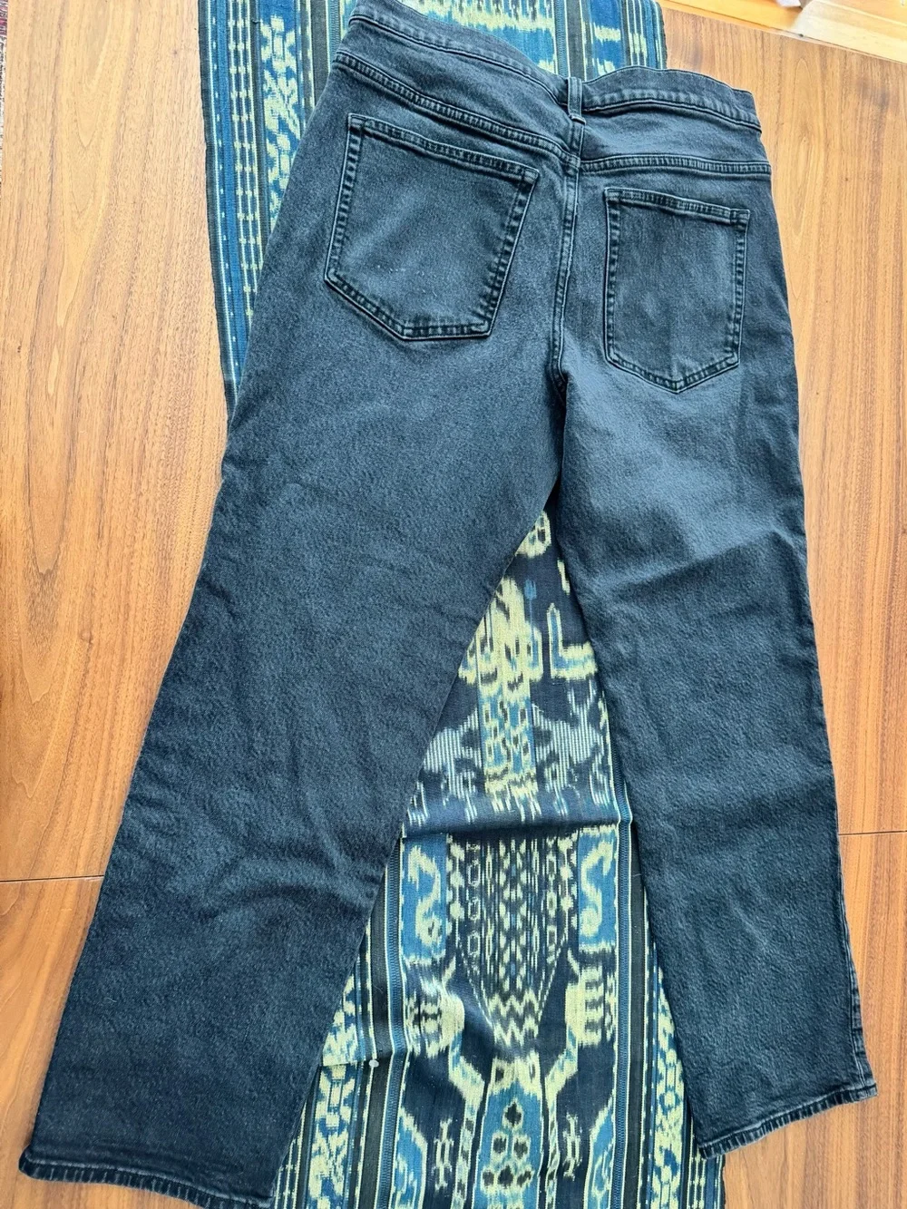 J.Crew Mid-Rise 90’s Classic Straight Jeans in black, size 30 #midclassic #strai